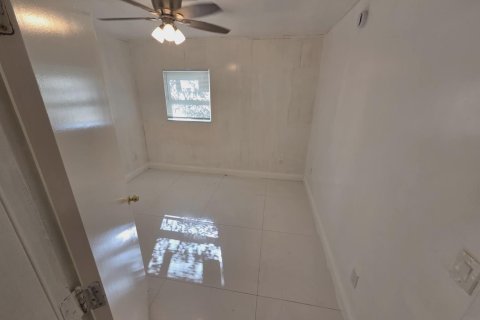 House in St. Lucie, Florida 4 bedrooms, 158.12 sq.m. № 2242520 - photo 9