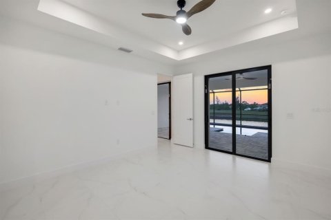 House in Port Charlotte, Florida 4 bedrooms, 227.24 sq.m. № 1510383 - photo 16