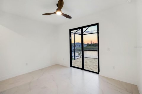 House in Port Charlotte, Florida 4 bedrooms, 227.24 sq.m. № 1510383 - photo 17
