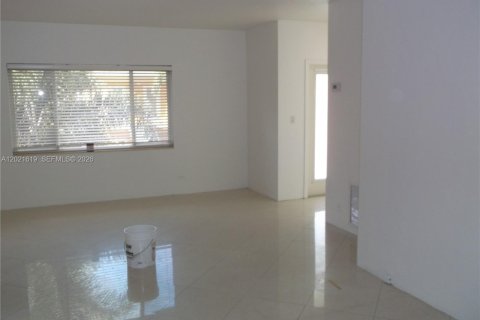Copropriété à louer à Fort Lauderdale, Floride: 1 chambre, 65.5 m2 № 2086084 - photo 3
