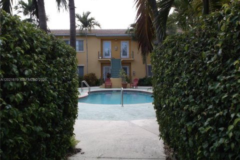 Copropriété à louer à Fort Lauderdale, Floride: 1 chambre, 65.5 m2 № 2086084 - photo 2