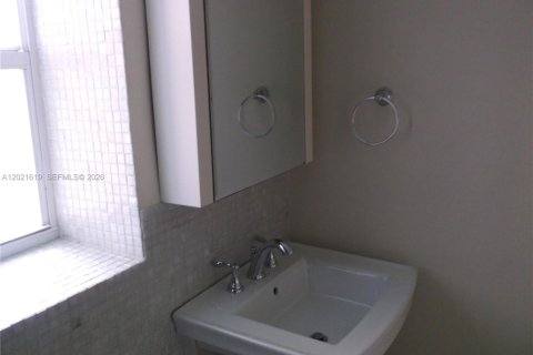 Copropriété à louer à Fort Lauderdale, Floride: 1 chambre, 65.5 m2 № 2086084 - photo 9