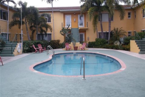 Copropriété à louer à Fort Lauderdale, Floride: 1 chambre, 65.5 m2 № 2086084 - photo 11