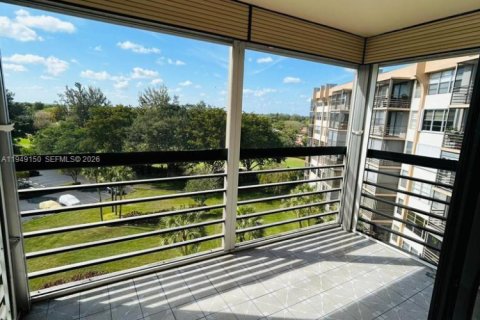 Снять в аренду кондоминиум в Пемброк-Пайнс, Флорида 2 спальни, 91.04м2, № 2005095 - фото 15