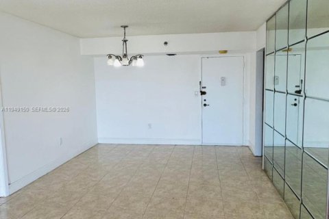 Снять в аренду кондоминиум в Пемброк-Пайнс, Флорида 2 спальни, 91.04м2, № 2005095 - фото 16