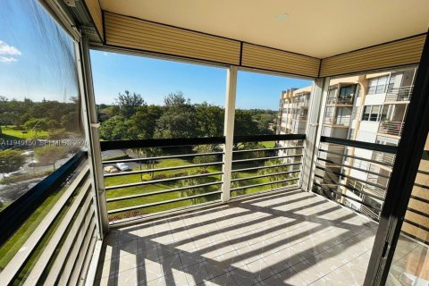 Снять в аренду кондоминиум в Пемброк-Пайнс, Флорида 2 спальни, 91.04м2, № 2005095 - фото 14