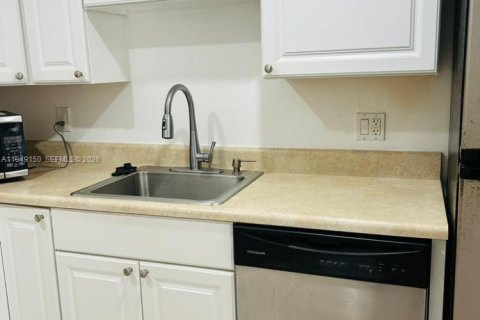 Снять в аренду кондоминиум в Пемброк-Пайнс, Флорида 2 спальни, 91.04м2, № 2005095 - фото 20