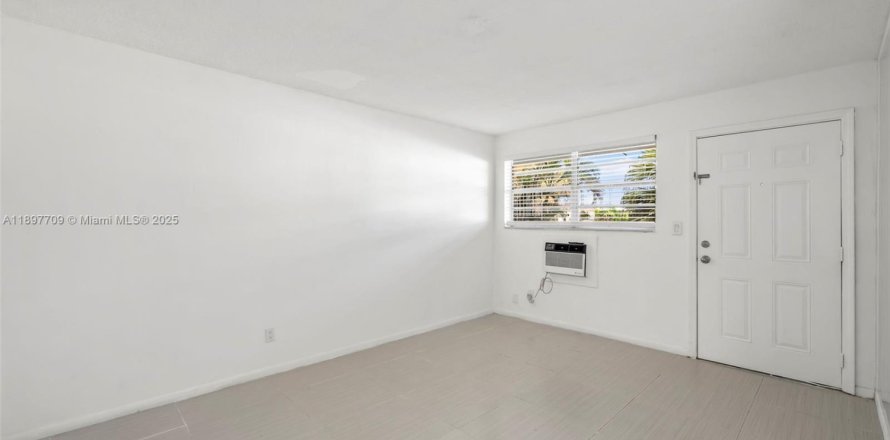 Студия в Хайалиа, Флорида № 1948889