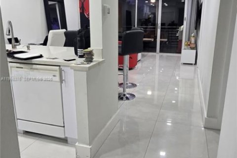 Copropriété à louer à Davie, Floride: 2 chambres, 92.9 m2 № 2066546 - photo 3