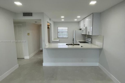 Copropriété à louer à Davie, Floride: 2 chambres, 92.9 m2 № 2066546 - photo 4