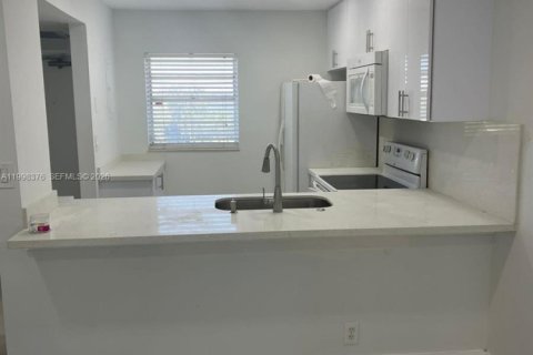 Copropriété à louer à Davie, Floride: 2 chambres, 92.9 m2 № 2066546 - photo 5
