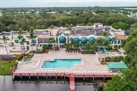 Condo à Davie, Floride, 2 chambres  № 2066546