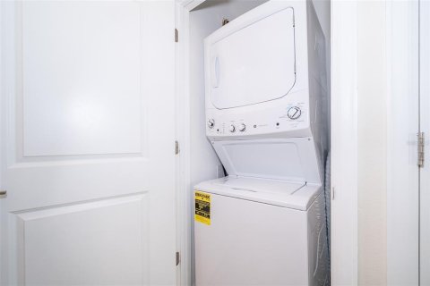 Condo in Kissimmee, Florida, 2 bedrooms  № 1618929 - photo 16