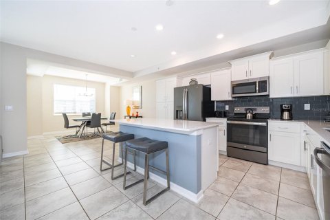 Condo in Kissimmee, Florida, 2 bedrooms  № 1618929 - photo 9