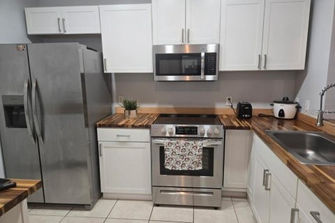 Condo in Orlando, Florida, 3 bedrooms № 2259209 - photo 2