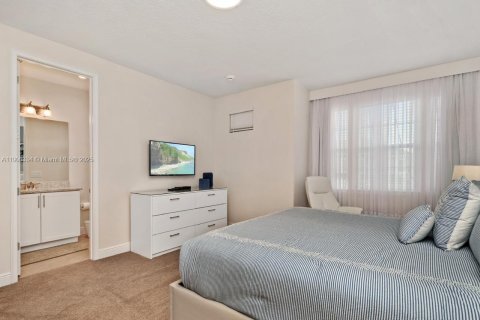 House in Kissimmee, Florida 8 bedrooms № 2186435 - photo 9
