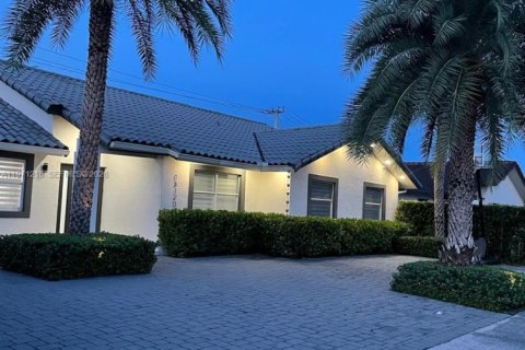 Casa en venta en Miami, Florida, 4 dormitorios, 167.69 m2 № 2032100 - foto 17
