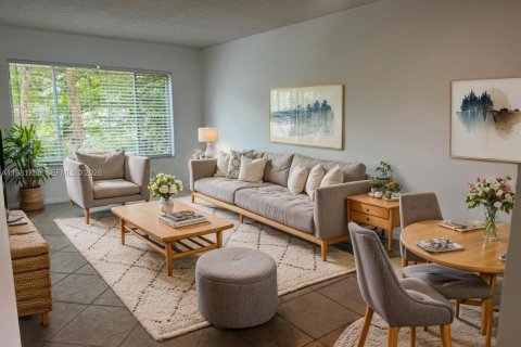 Condominio en venta en Coral Springs, Florida, 2 dormitorios, 71.26 m2 № 2053200 - foto 2