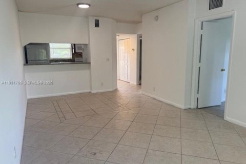 Condominio en venta en Coral Springs, Florida, 2 dormitorios, 71.26 m2 № 2053200 - foto 8