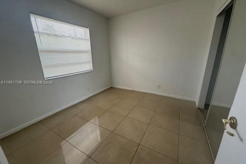 Condominio en venta en Coral Springs, Florida, 2 dormitorios, 71.26 m2 № 2053200 - foto 19