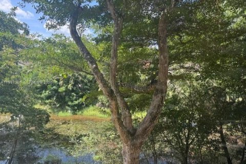 Condominio en venta en Coral Springs, Florida, 2 dormitorios, 71.26 m2 № 2053200 - foto 10