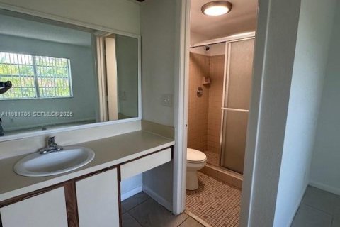 Condominio en venta en Coral Springs, Florida, 2 dormitorios, 71.26 m2 № 2053200 - foto 17