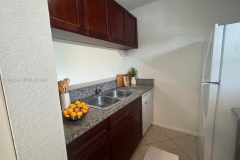 Condominio en venta en Coral Springs, Florida, 2 dormitorios, 71.26 m2 № 2053200 - foto 4