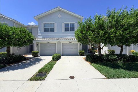 Townhouse in Fort Myers, Florida 3 bedrooms, 180.42 sq.m. № 2359403