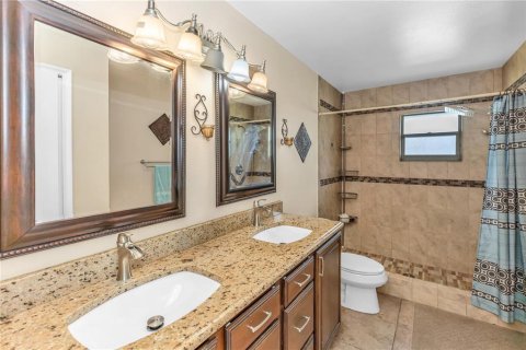 Casa en venta en Kissimmee, Florida, 4 dormitorios, 188.31 m2 № 2136654 - foto 25