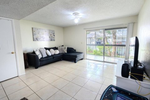 Condo in Orlando, Florida, 2 bedrooms № 2213781 - photo 3