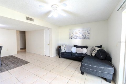 Condo in Orlando, Florida, 2 bedrooms № 2213781 - photo 5