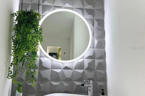 Villa ou maison à vendre à Tampa, Floride: 2 chambres, 225.01 m2 № 2130411 - photo 4