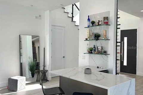 Villa ou maison à vendre à Tampa, Floride: 2 chambres, 225.01 m2 № 2130411 - photo 5