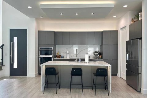 Villa ou maison à vendre à Tampa, Floride: 2 chambres, 225.01 m2 № 2130411 - photo 3