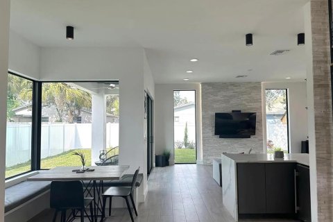 Villa ou maison à vendre à Tampa, Floride: 2 chambres, 225.01 m2 № 2130411 - photo 8