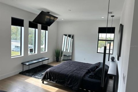 Villa ou maison à vendre à Tampa, Floride: 2 chambres, 225.01 m2 № 2130411 - photo 11
