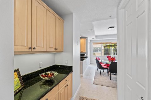 Townhouse in Palm Beach Gardens, Florida 3 bedrooms, 194.72 sq.m. № 2342959 - photo 10