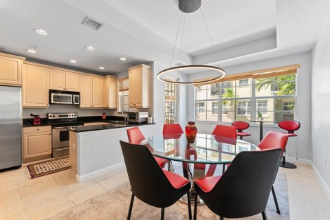 Townhouse in Palm Beach Gardens, Florida 3 bedrooms, 194.72 sq.m. № 2342959 - photo 14
