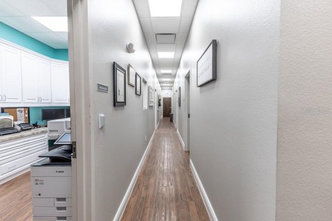 Propiedad comercial en venta en Lady Lake, Florida, 350.8 m2 № 1733790 - foto 11