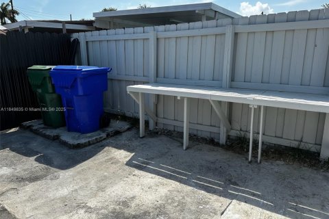 Купить коммерческую недвижимость в Майами, Флорида 181.07м2, № 1979723 - фото 26