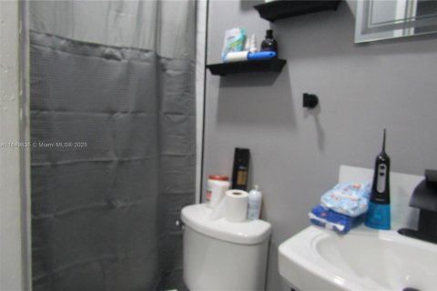 Купить коммерческую недвижимость в Майами, Флорида 181.07м2, № 1979723 - фото 11