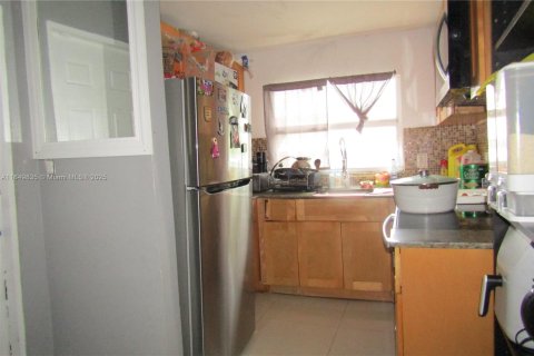 Купить коммерческую недвижимость в Майами, Флорида 181.07м2, № 1979723 - фото 7