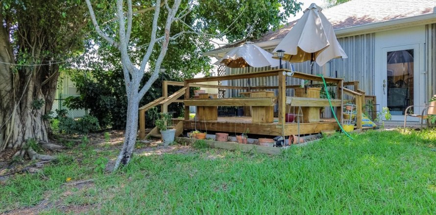 House in Sebastian, Florida 3 bedrooms, 200.02 sq.m. № 1229278