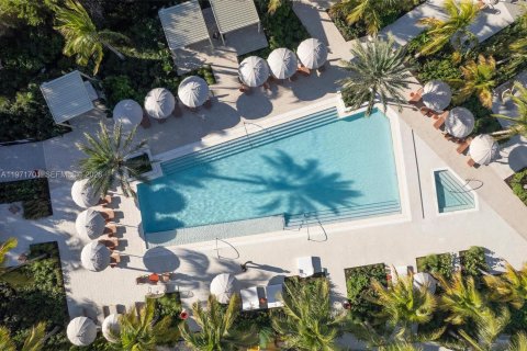 Condo in Hallandale Beach, Florida, 1 bedroom  № 2041047 - photo 4