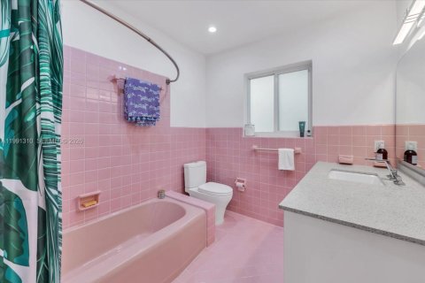 Купить виллу или дом в Серфсайд, Флорида 3 спальни, 231.51м2, № 2052378 - фото 28