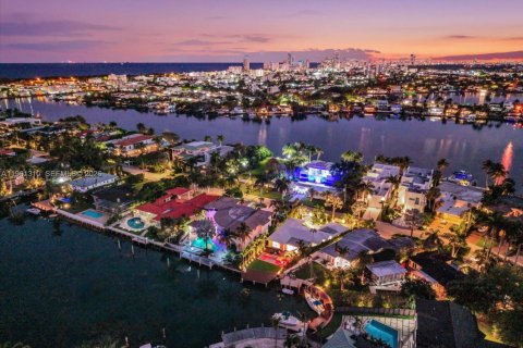 Купить виллу или дом в Серфсайд, Флорида 3 спальни, 231.51м2, № 2052378 - фото 4