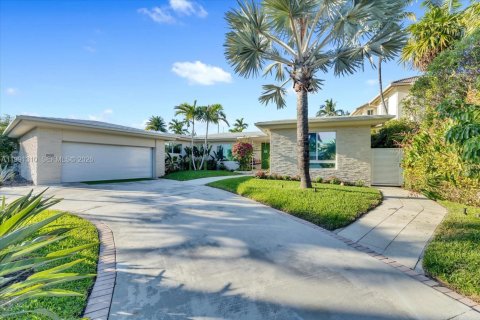 Купить виллу или дом в Серфсайд, Флорида 3 спальни, 231.51м2, № 2052378 - фото 9