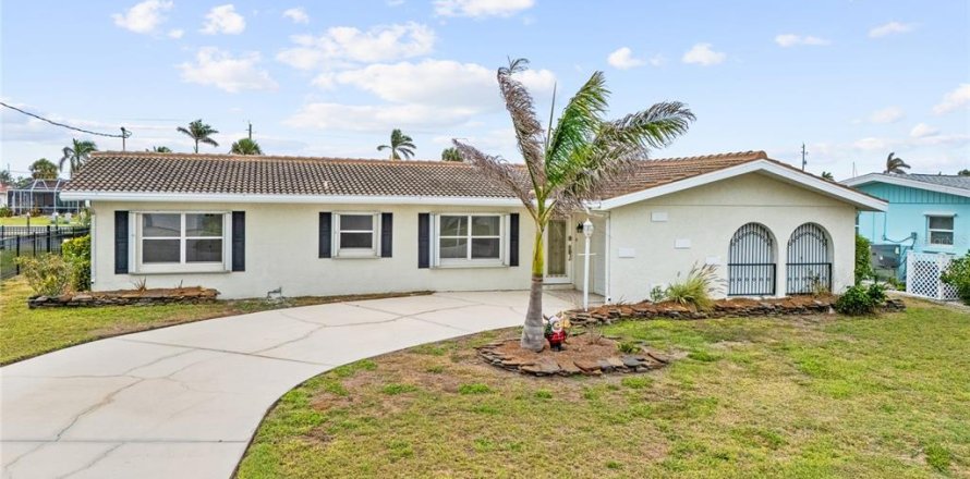 Villa ou maison à Punta Gorda, Floride 3 chambres, 196.95 m2 № 1587305