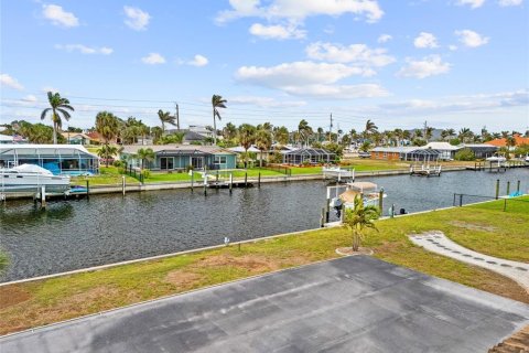 Villa ou maison à vendre à Punta Gorda, Floride: 3 chambres, 196.95 m2 № 1587305 - photo 28