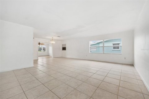 Villa ou maison à vendre à Punta Gorda, Floride: 3 chambres, 196.95 m2 № 1587305 - photo 4
